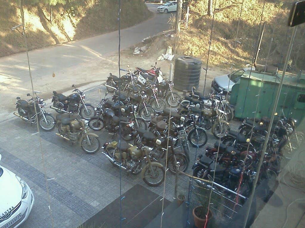 Hotel Whispering Winds Kasauli Exterior foto